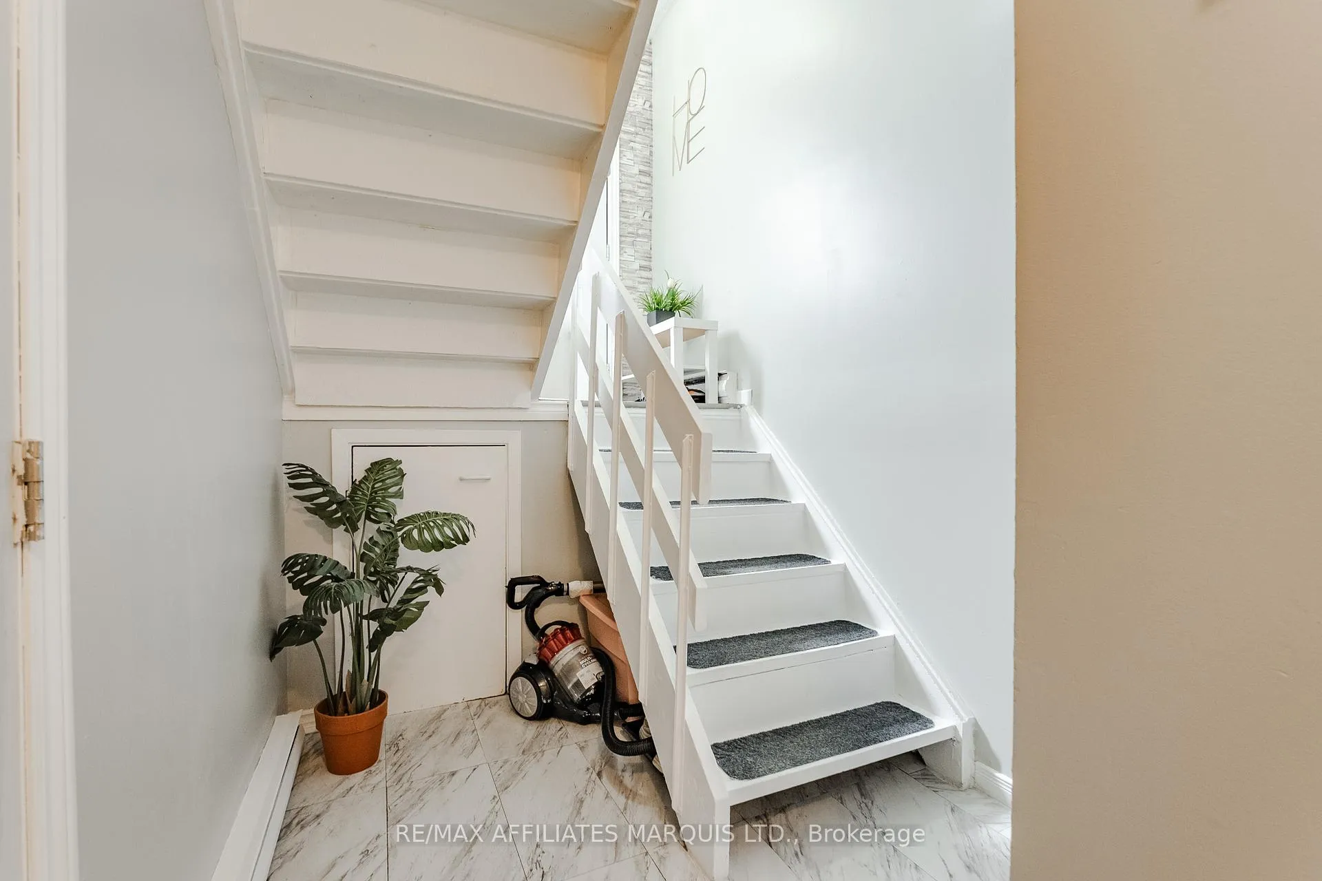 Photo 30 of 812 Glengarry Boulevard, Cornwall — HOMEH
