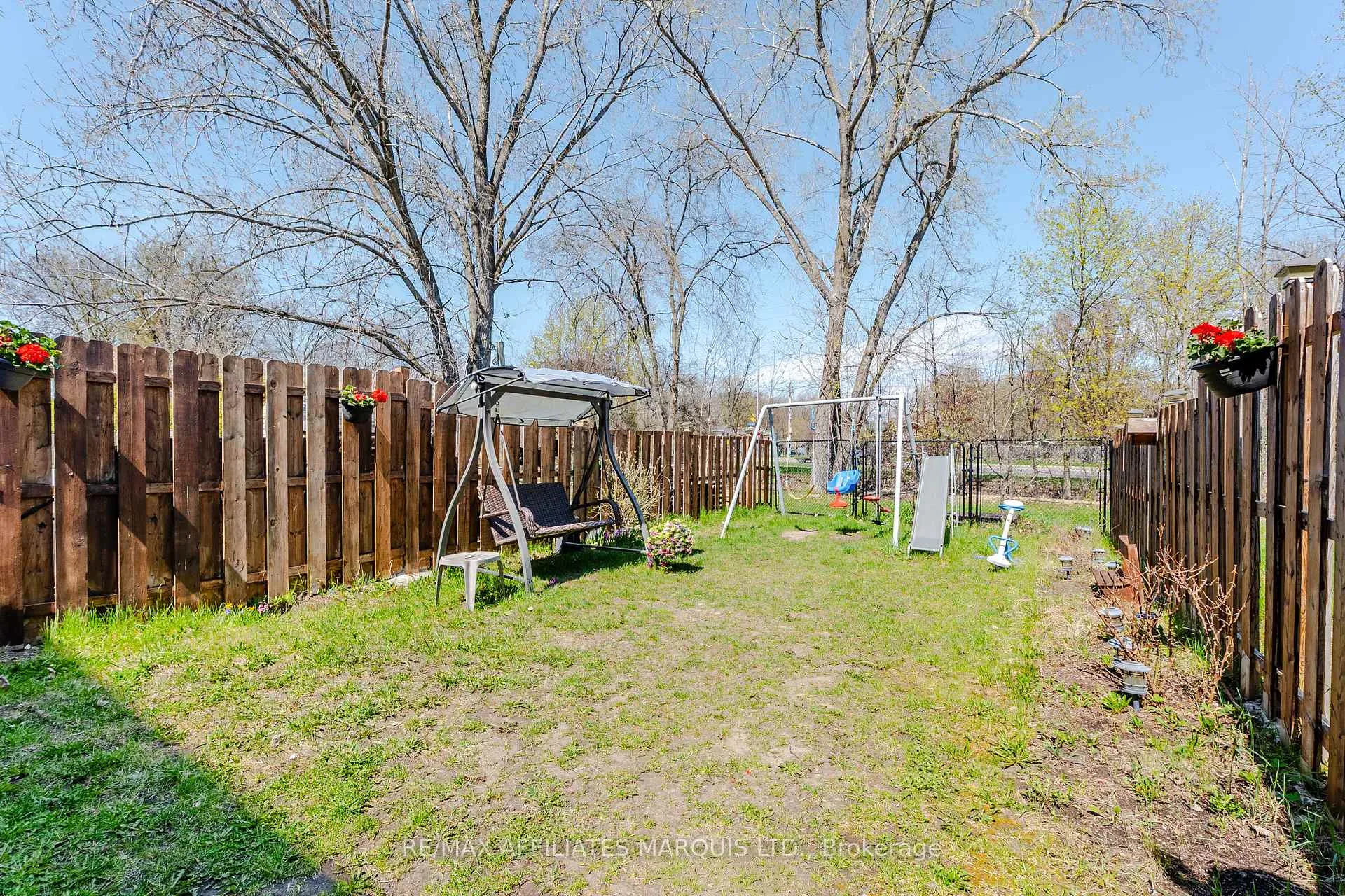 Photo 39 of 812 Glengarry Boulevard, Cornwall — HOMEH