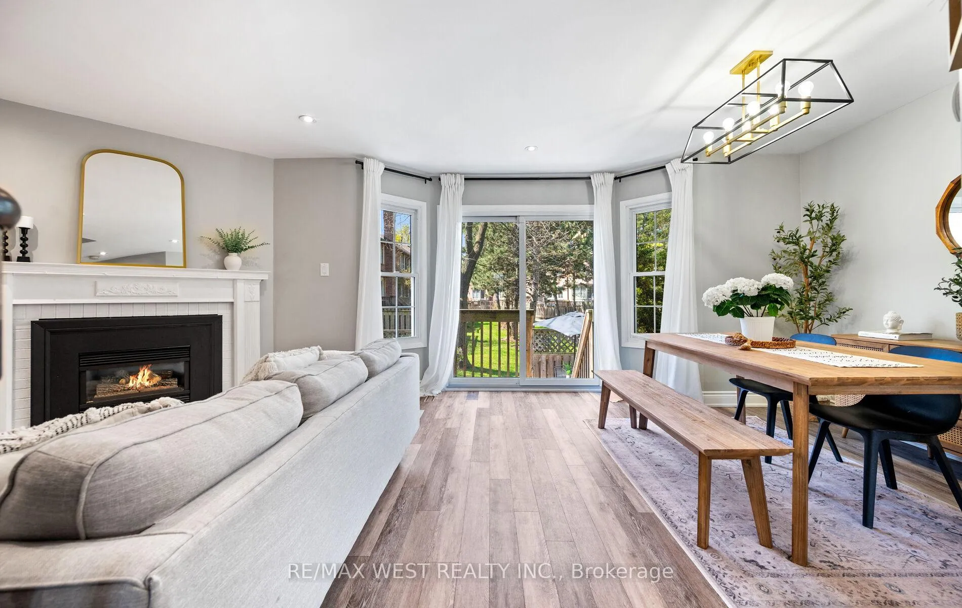 Photo 5 of Unit #16, 2935 Headon Forest Drive, Burlington, Headon — HOMEH