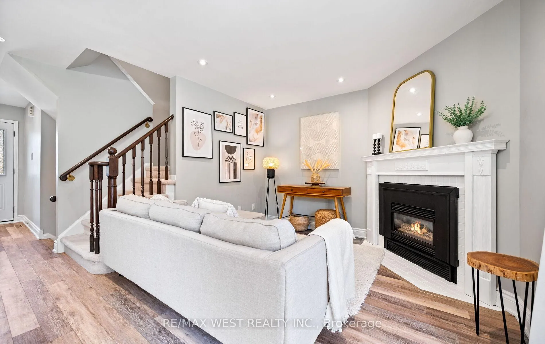 Photo 6 of Unit #16, 2935 Headon Forest Drive, Burlington, Headon — HOMEH