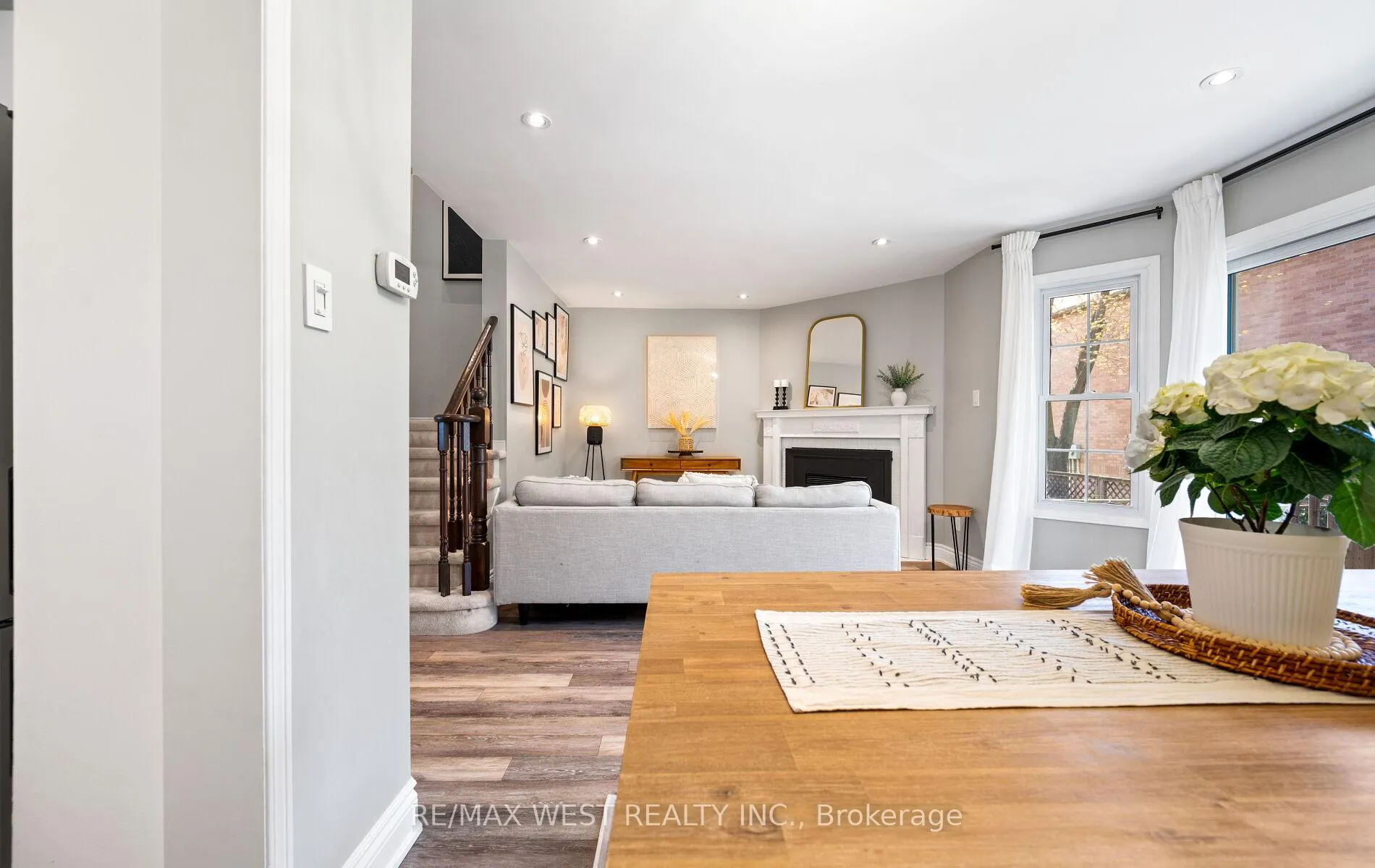 Photo 10 of Unit #16, 2935 Headon Forest Drive, Burlington, Headon — HOMEH