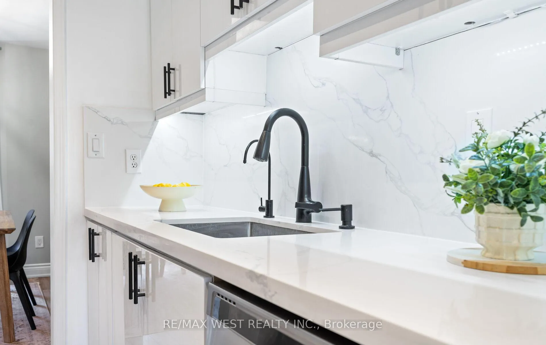 Photo 15 of Unit #16, 2935 Headon Forest Drive, Burlington, Headon — HOMEH