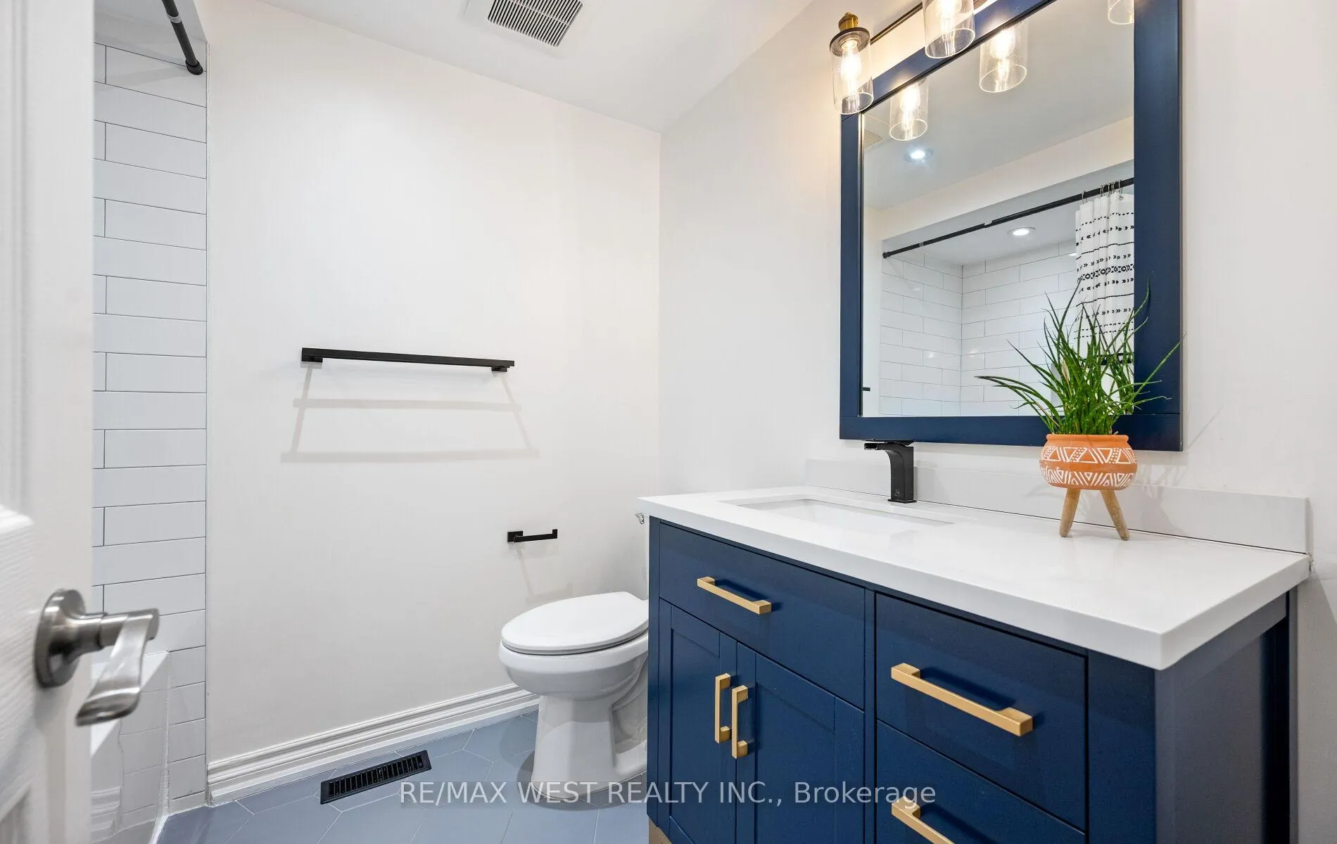 Photo 28 of Unit #16, 2935 Headon Forest Drive, Burlington, Headon — HOMEH