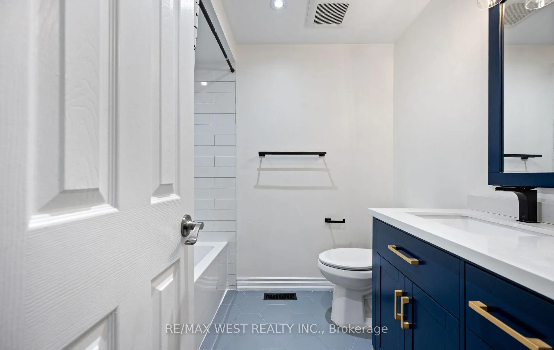Photo 29 of Unit #16, 2935 Headon Forest Drive, Burlington, Headon — HOMEH