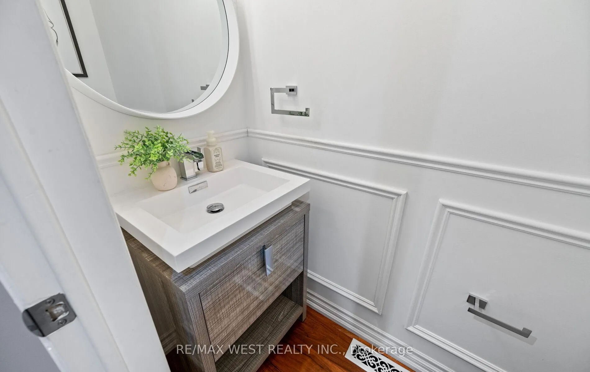 Photo 31 of Unit #16, 2935 Headon Forest Drive, Burlington, Headon — HOMEH