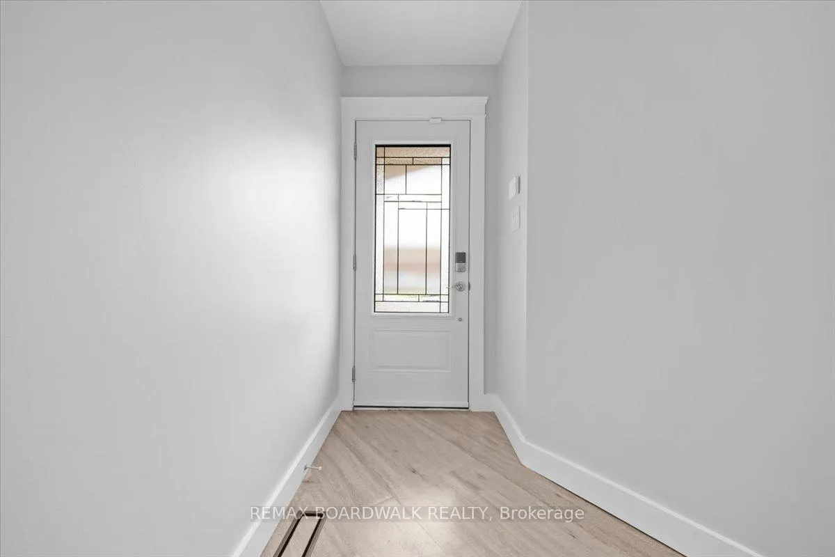 Photo 2 of 610 Falwyn Crescent, Ottawa, Fallingbrook/Ridgemount — HOMEH