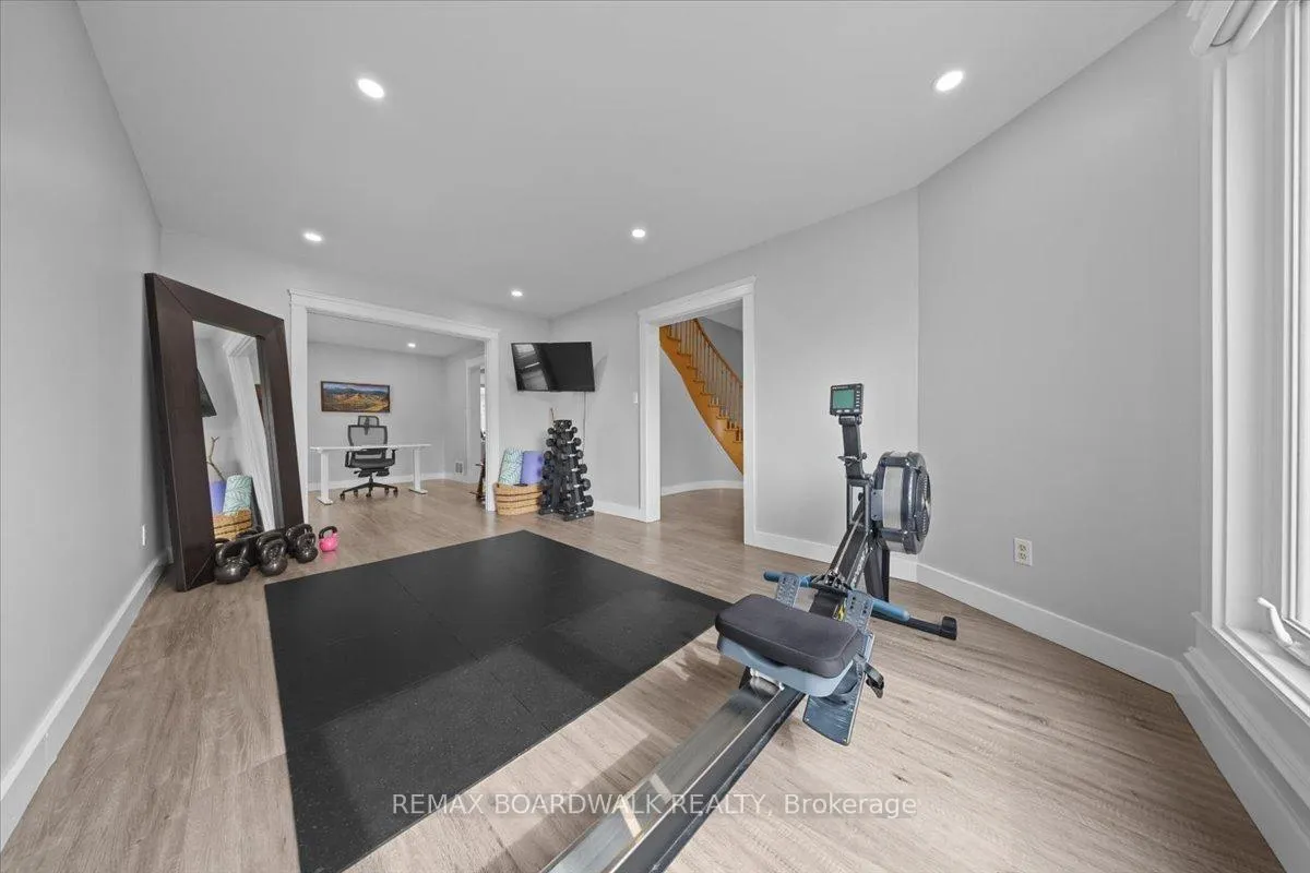 Photo 3 of 610 Falwyn Crescent, Ottawa, Fallingbrook/Ridgemount — HOMEH
