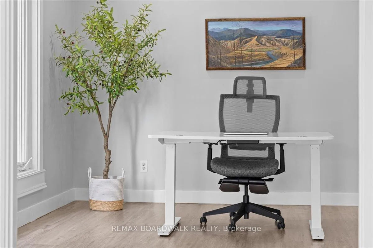 Photo 5 of 610 Falwyn Crescent, Ottawa, Fallingbrook/Ridgemount — HOMEH