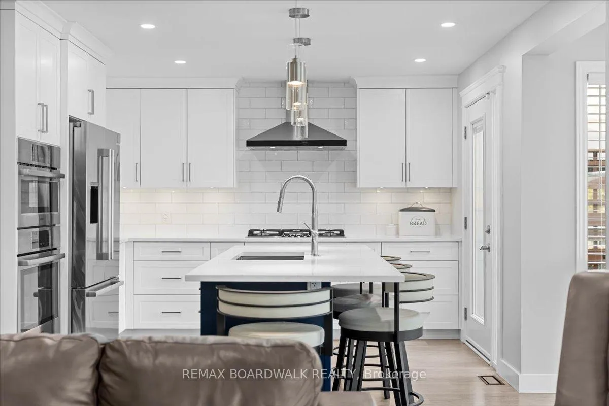 Photo 9 of 610 Falwyn Crescent, Ottawa, Fallingbrook/Ridgemount — HOMEH