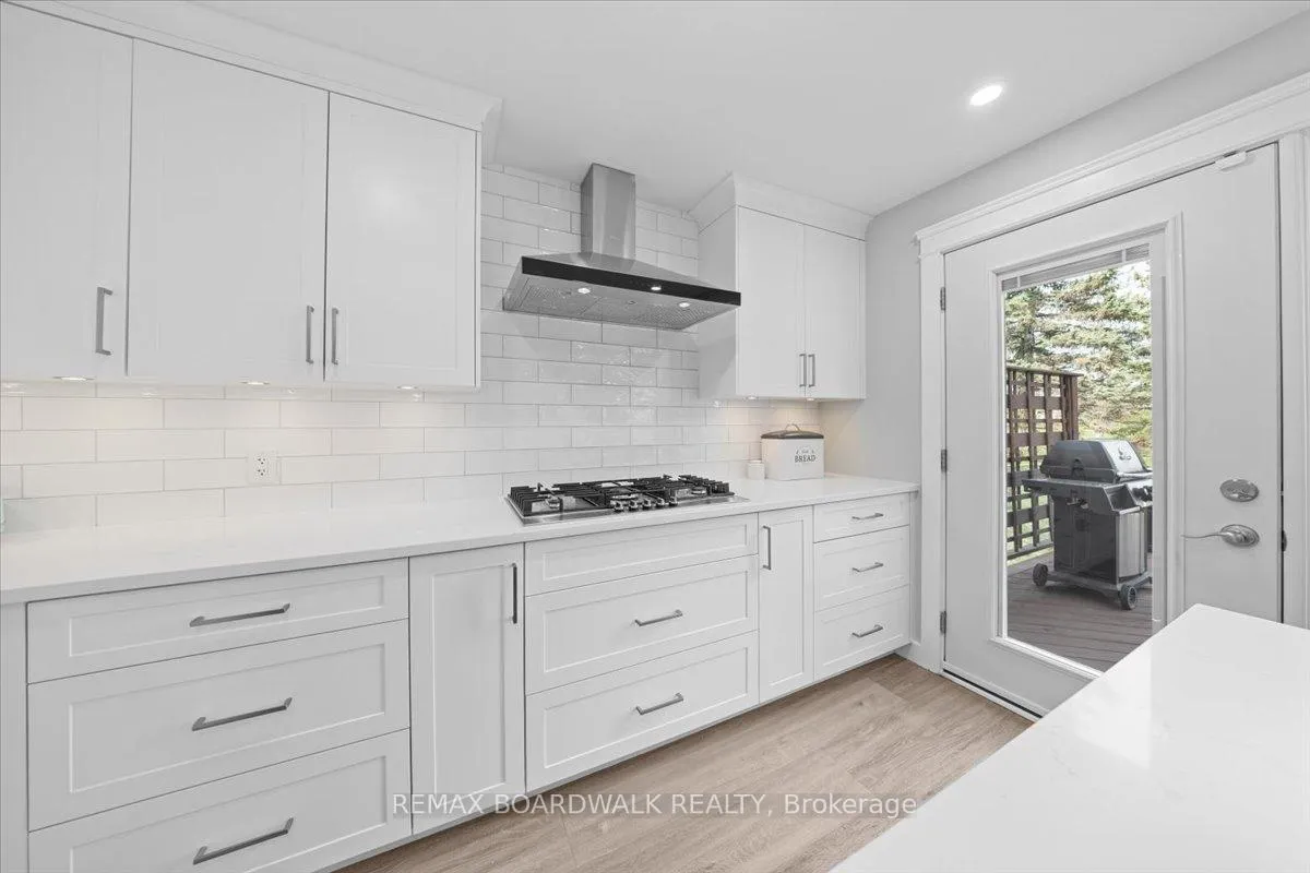 Photo 12 of 610 Falwyn Crescent, Ottawa, Fallingbrook/Ridgemount — HOMEH