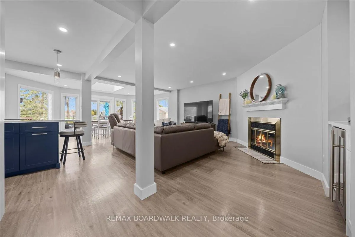 Photo 14 of 610 Falwyn Crescent, Ottawa, Fallingbrook/Ridgemount — HOMEH