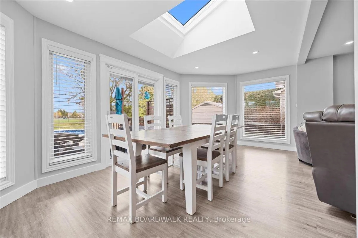 Photo 19 of 610 Falwyn Crescent, Ottawa, Fallingbrook/Ridgemount — HOMEH