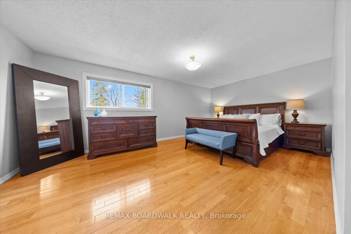 Photo 28 of 610 Falwyn Crescent, Ottawa, Fallingbrook/Ridgemount — HOMEH