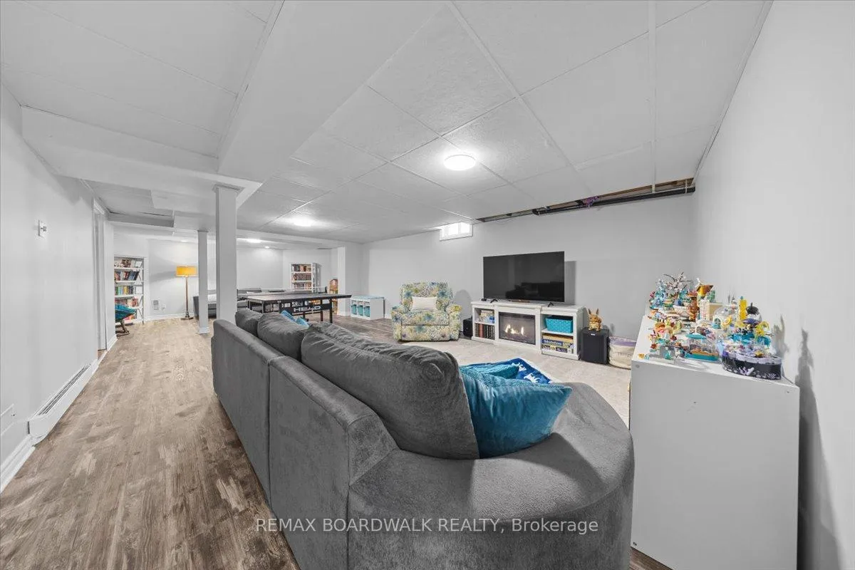 Photo 37 of 610 Falwyn Crescent, Ottawa, Fallingbrook/Ridgemount — HOMEH
