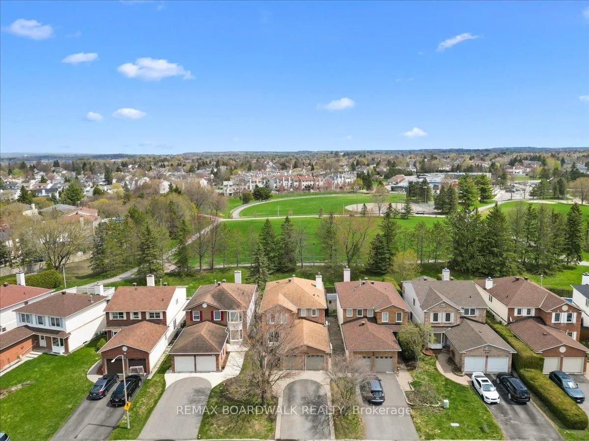 Photo 45 of 610 Falwyn Crescent, Ottawa, Fallingbrook/Ridgemount — HOMEH