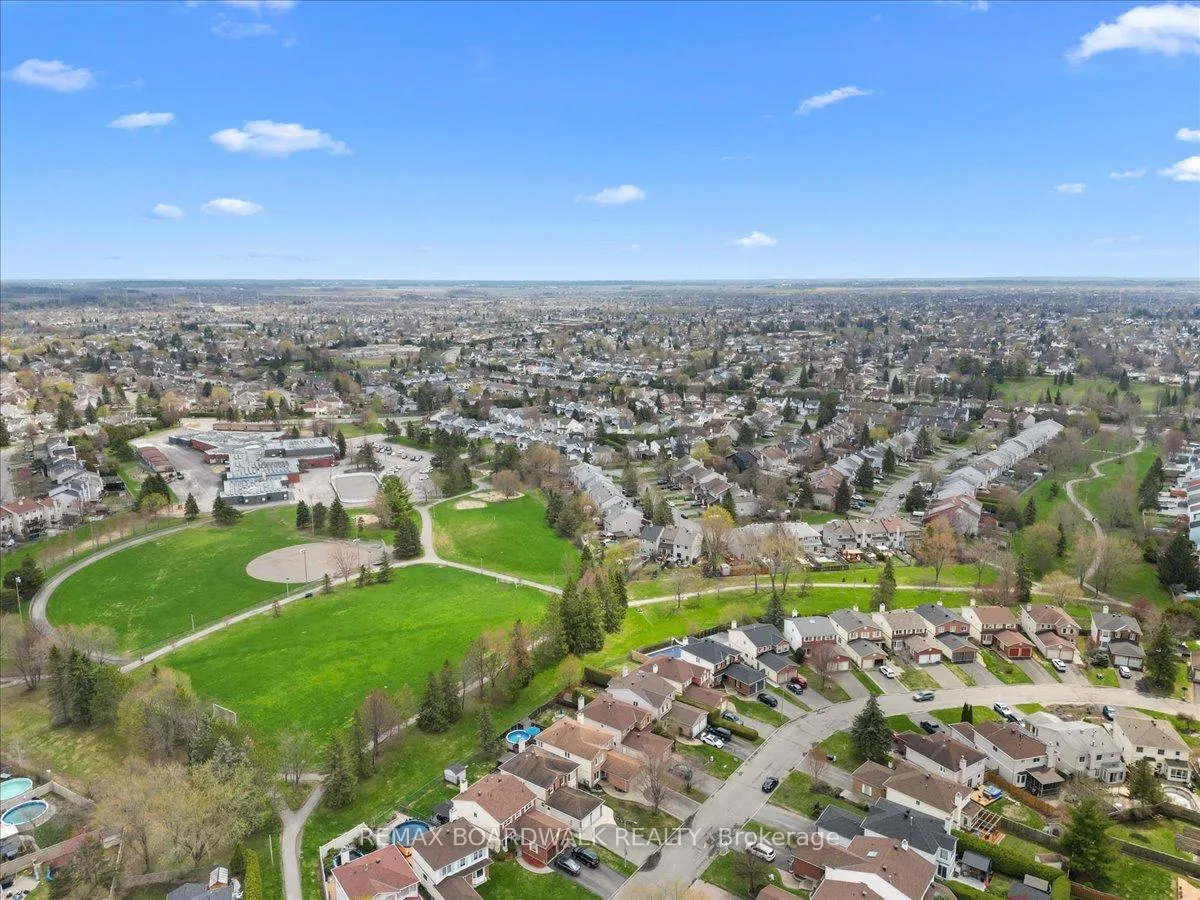 Photo 46 of 610 Falwyn Crescent, Ottawa, Fallingbrook/Ridgemount — HOMEH