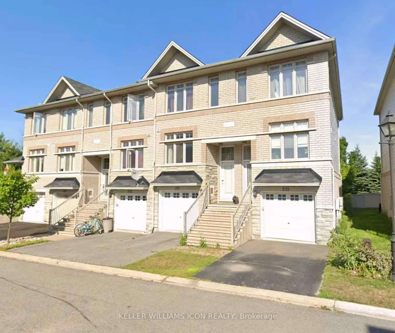 Photo 1 of 213 Stroget Private, Ottawa, Merivale Industrial Park/Citiplace — HOMEH