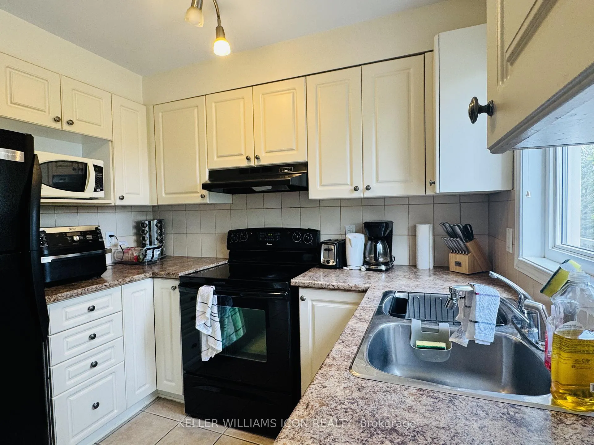 Photo 6 of 213 Stroget Private, Ottawa, Merivale Industrial Park/Citiplace — HOMEH