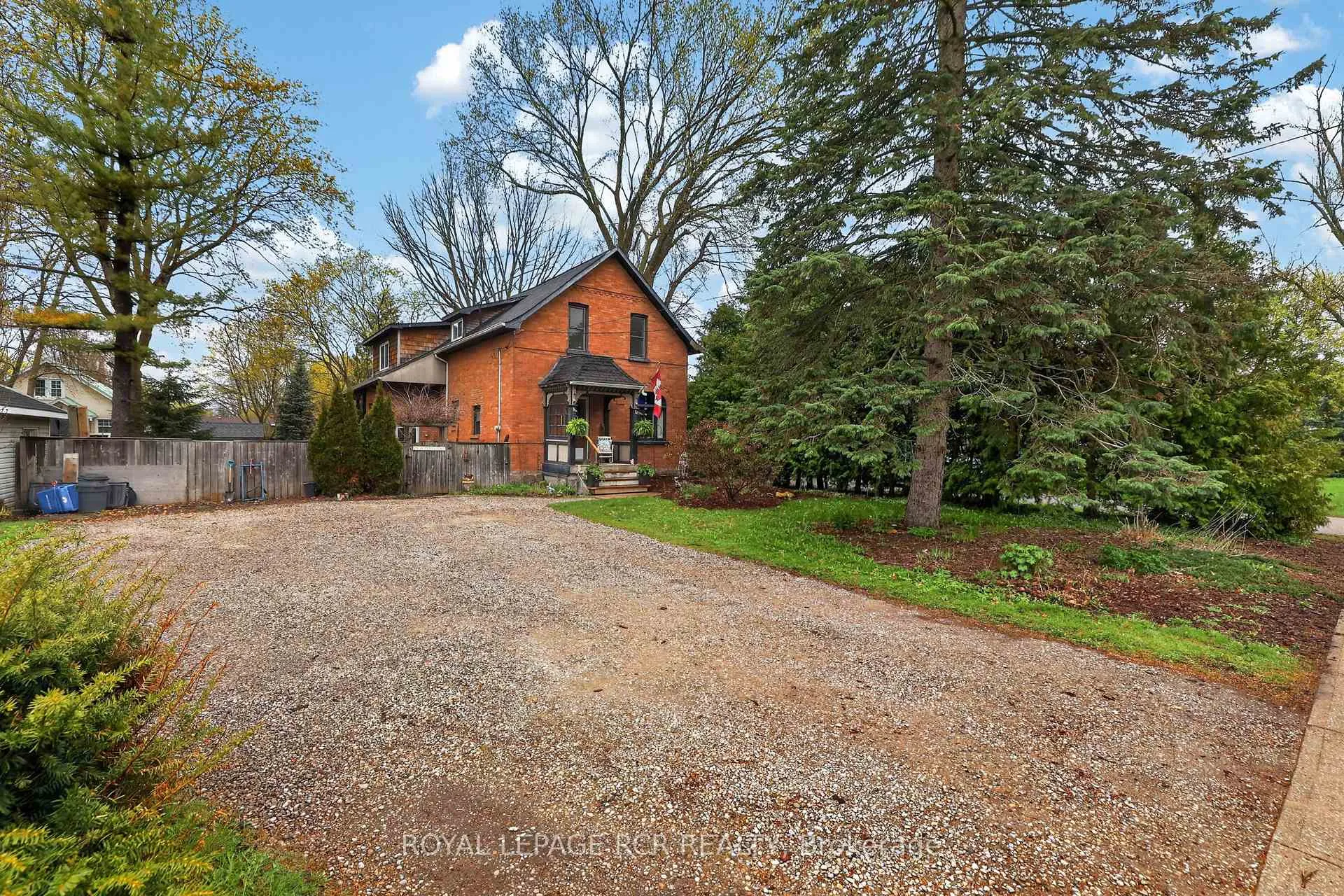 Photo 3 of 20 Prospect Street, New Tecumseth, Beeton — HOMEH