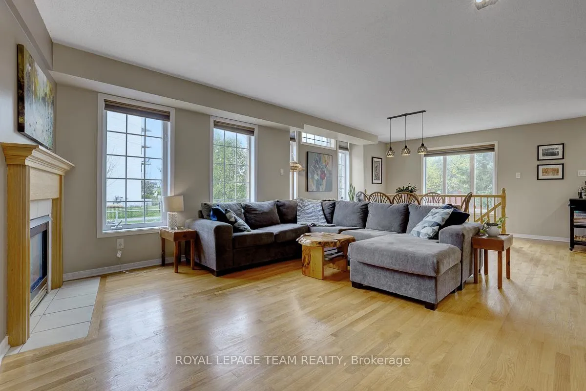 Photo 4 of 19 Santa Cruz Private, Ottawa, Riverview Park — HOMEH