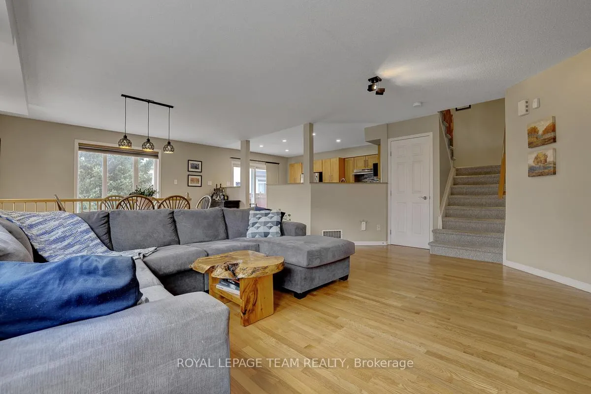 Photo 6 of 19 Santa Cruz Private, Ottawa, Riverview Park — HOMEH