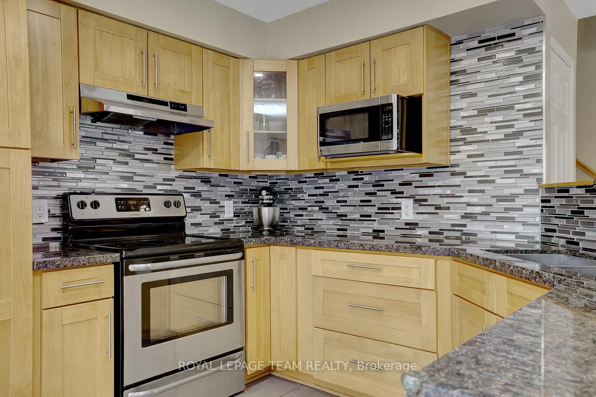 Photo 10 of 19 Santa Cruz Private, Ottawa, Riverview Park — HOMEH