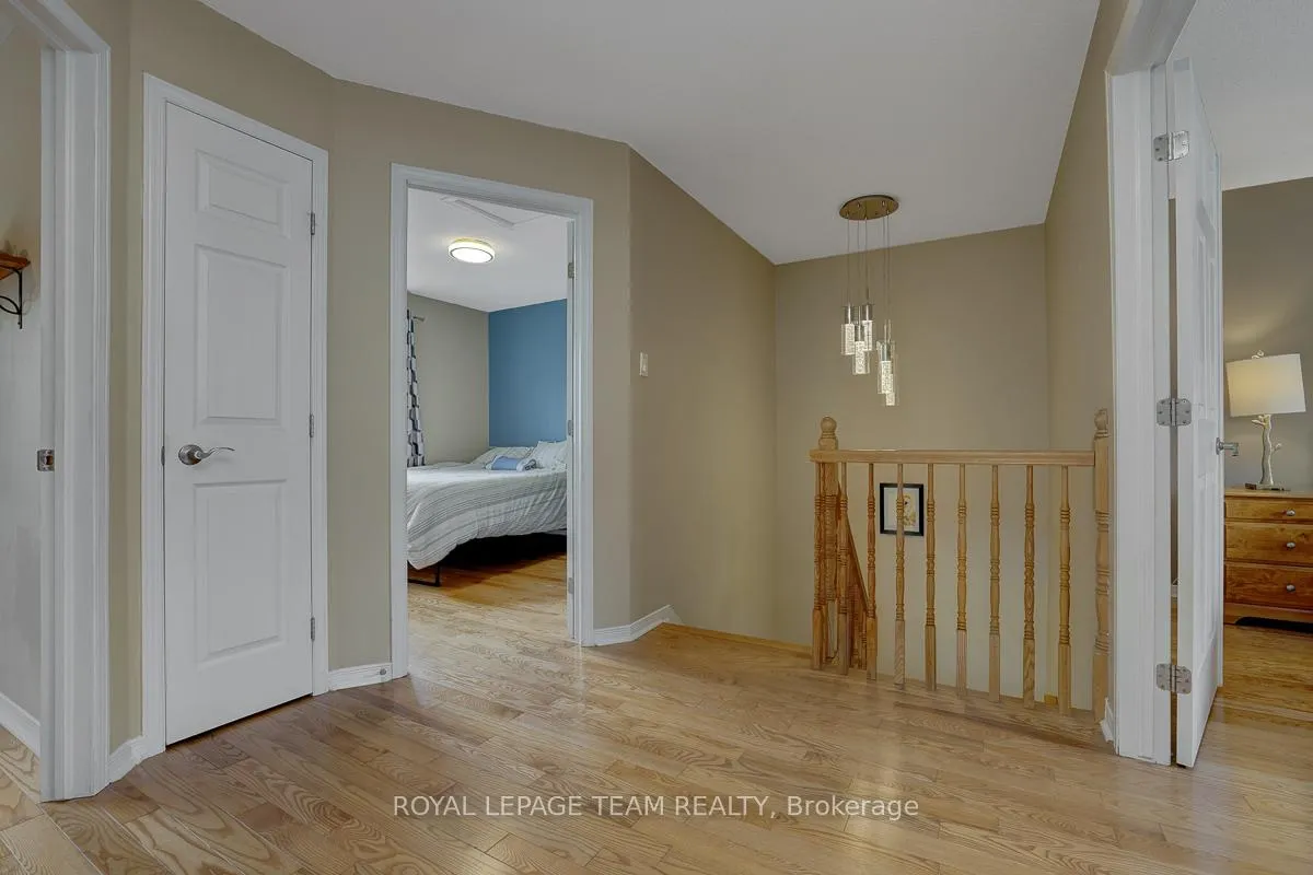 Photo 15 of 19 Santa Cruz Private, Ottawa, Riverview Park — HOMEH