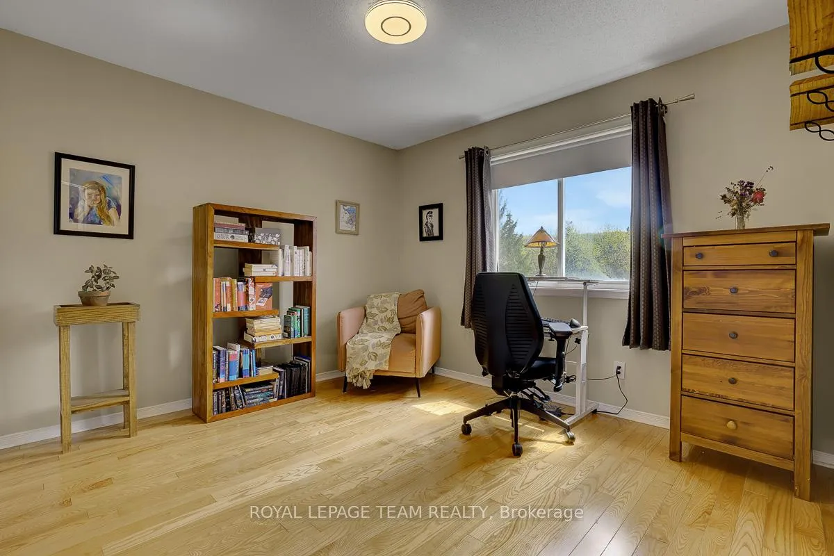 Photo 18 of 19 Santa Cruz Private, Ottawa, Riverview Park — HOMEH