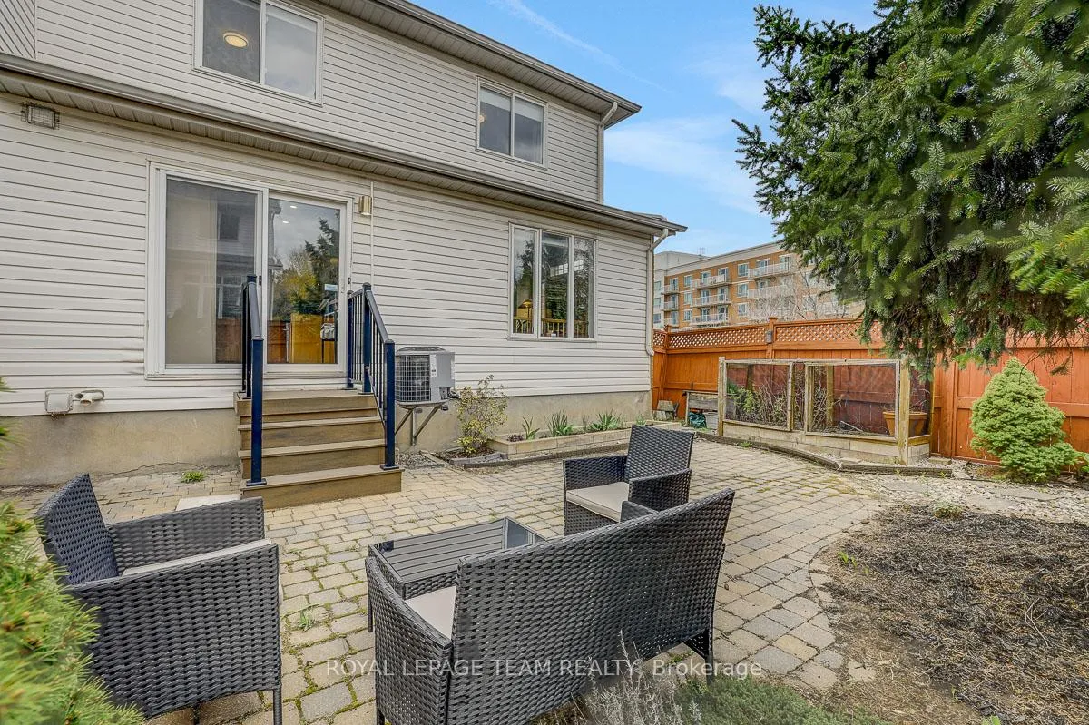 Photo 34 of 19 Santa Cruz Private, Ottawa, Riverview Park — HOMEH