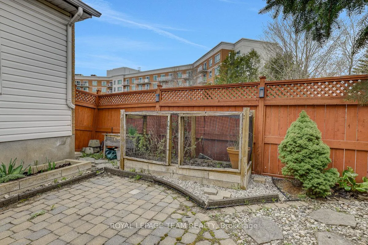 Photo 37 of 19 Santa Cruz Private, Ottawa, Riverview Park — HOMEH