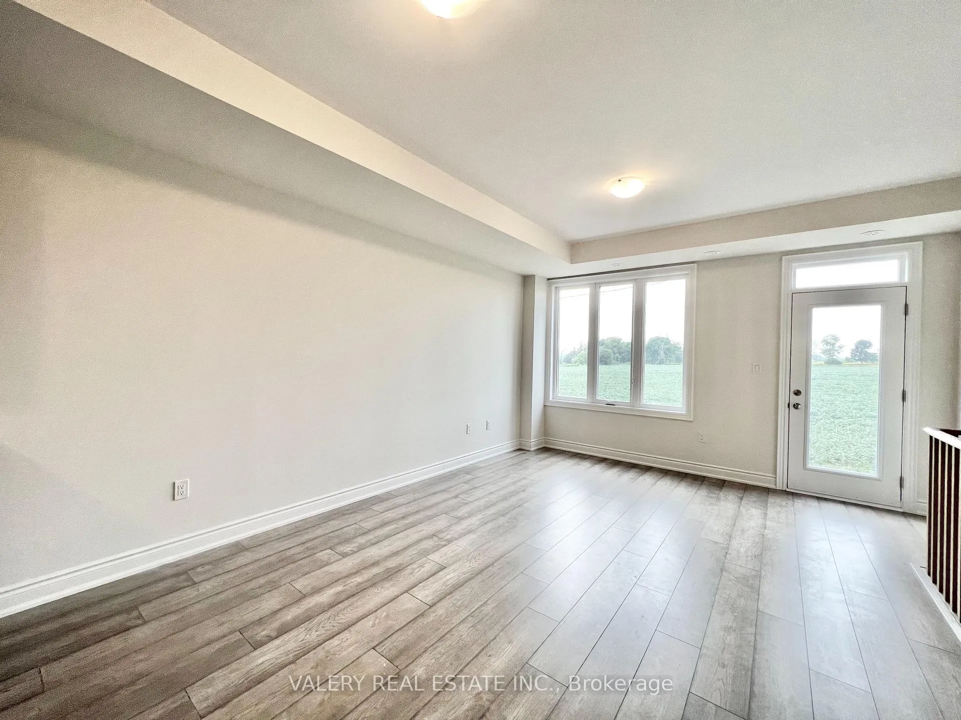 Photo 3 of 2667 Megdalen Path, Oshawa, Windfields — HOMEH