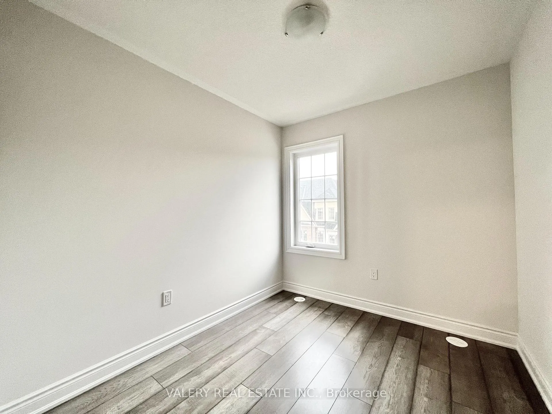 Photo 5 of 2667 Megdalen Path, Oshawa, Windfields — HOMEH