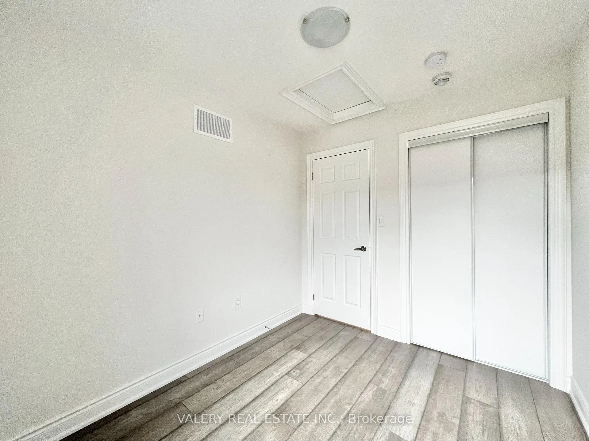 Photo 6 of 2667 Megdalen Path, Oshawa, Windfields — HOMEH
