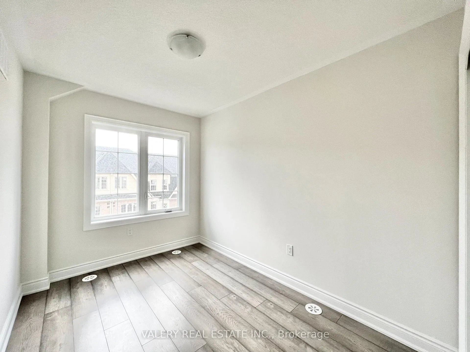 Photo 7 of 2667 Megdalen Path, Oshawa, Windfields — HOMEH