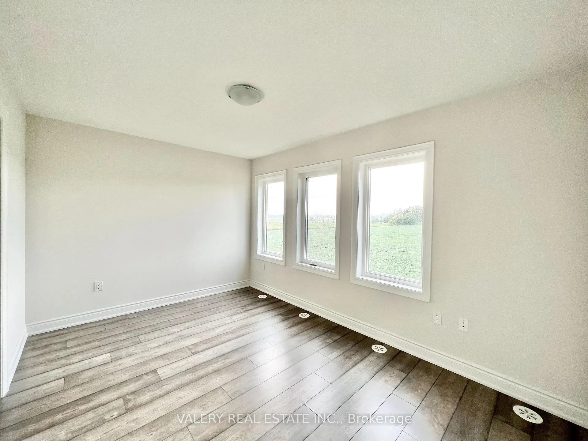 Photo 11 of 2667 Megdalen Path, Oshawa, Windfields — HOMEH
