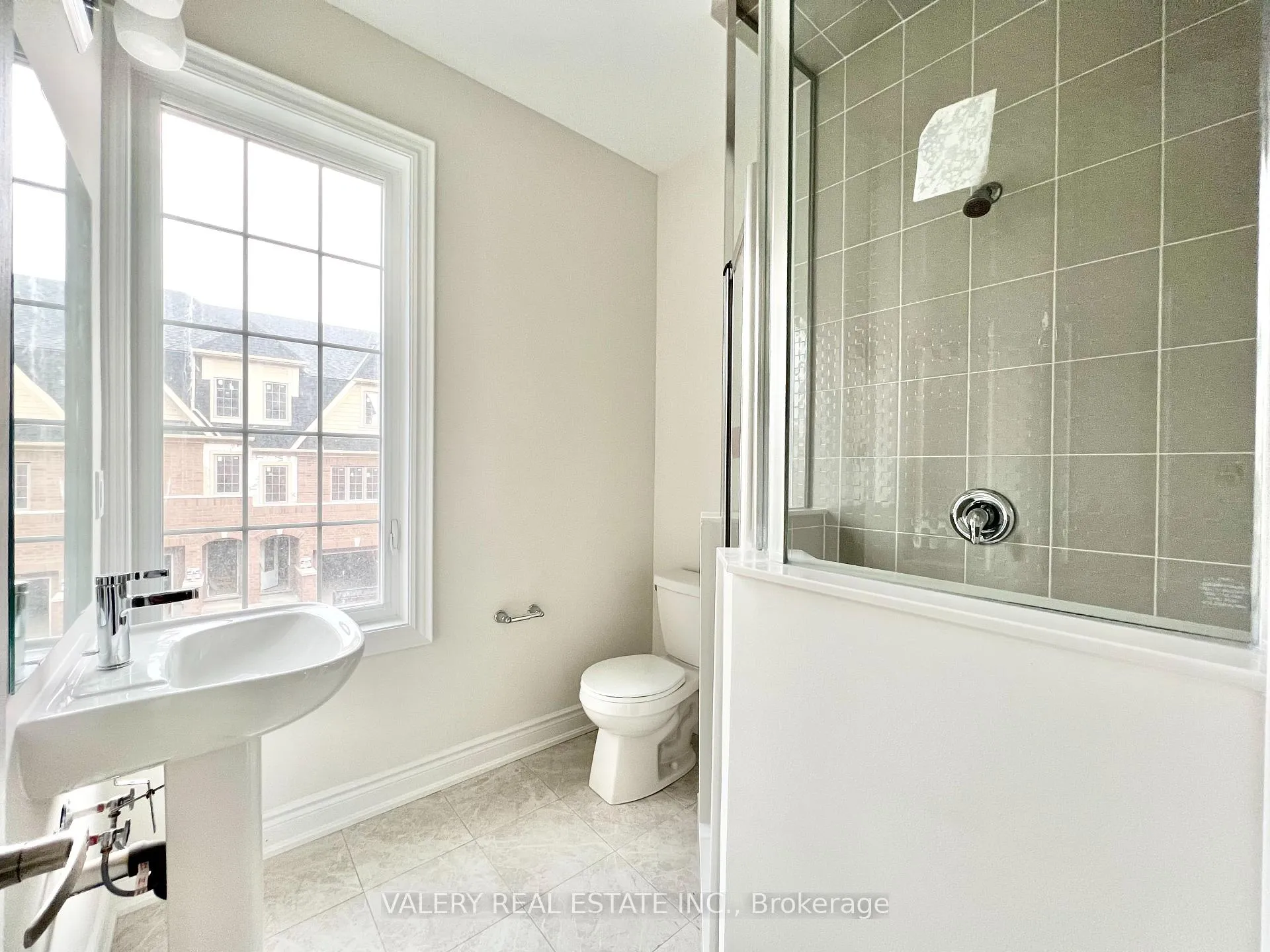 Photo 12 of 2667 Megdalen Path, Oshawa, Windfields — HOMEH