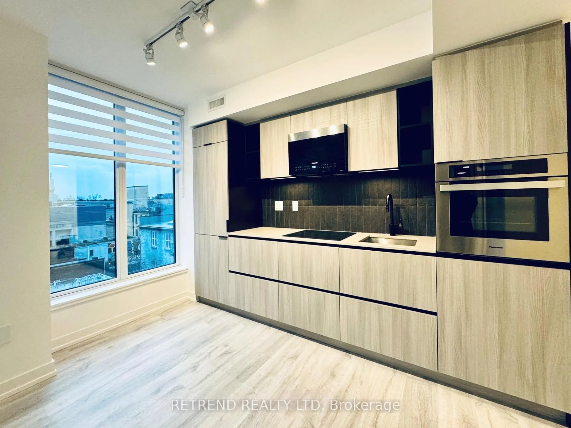 Photo 3 of Unit 508, 2 Augusta Avenue, Toronto, Waterfront Communities — HOMEH