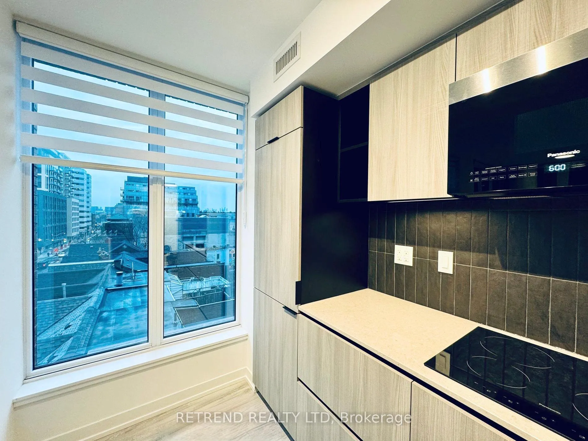 Photo 5 of Unit 508, 2 Augusta Avenue, Toronto, Waterfront Communities — HOMEH