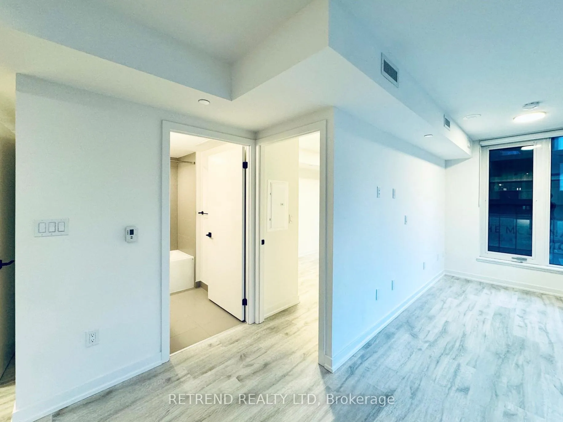 Photo 10 of Unit 508, 2 Augusta Avenue, Toronto, Waterfront Communities — HOMEH