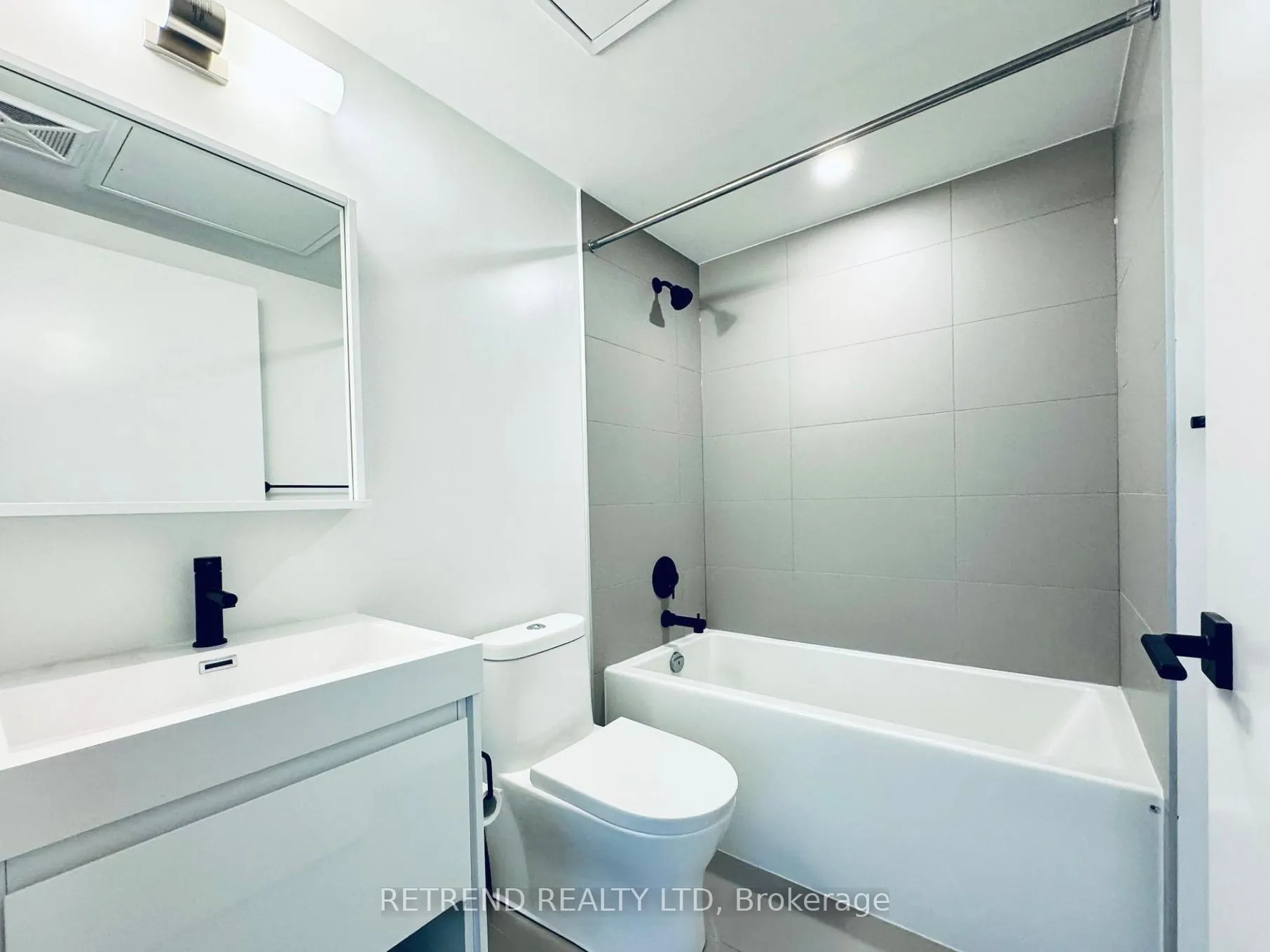 Photo 13 of Unit 508, 2 Augusta Avenue, Toronto, Waterfront Communities — HOMEH