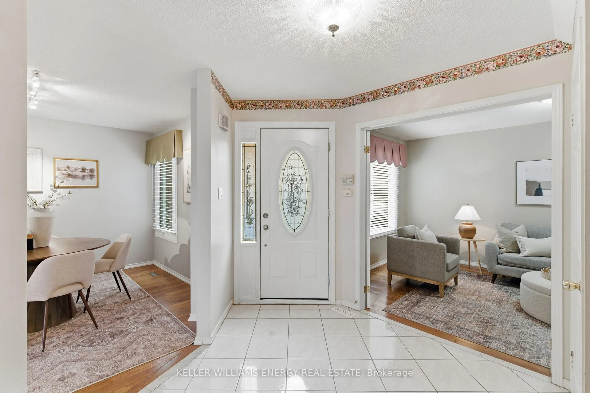 Photo 3 of 733 Aspen Road, Pickering, Amberlea — HOMEH
