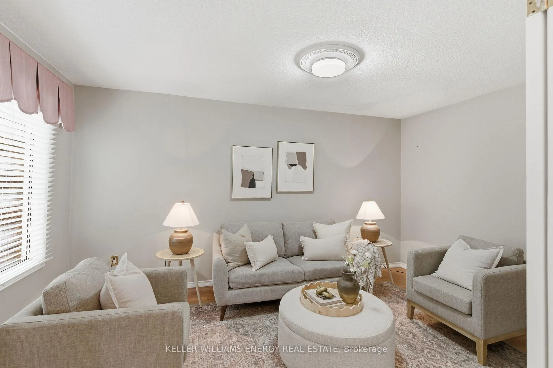 Photo 5 of 733 Aspen Road, Pickering, Amberlea — HOMEH