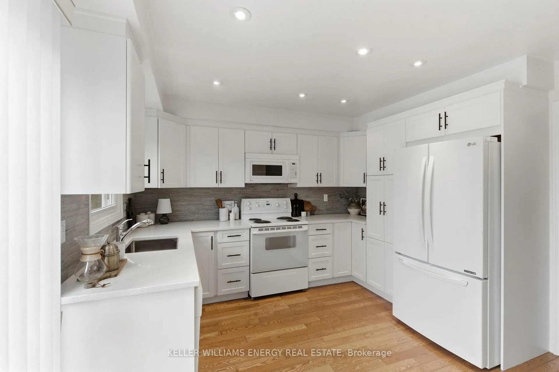 Photo 10 of 733 Aspen Road, Pickering, Amberlea — HOMEH