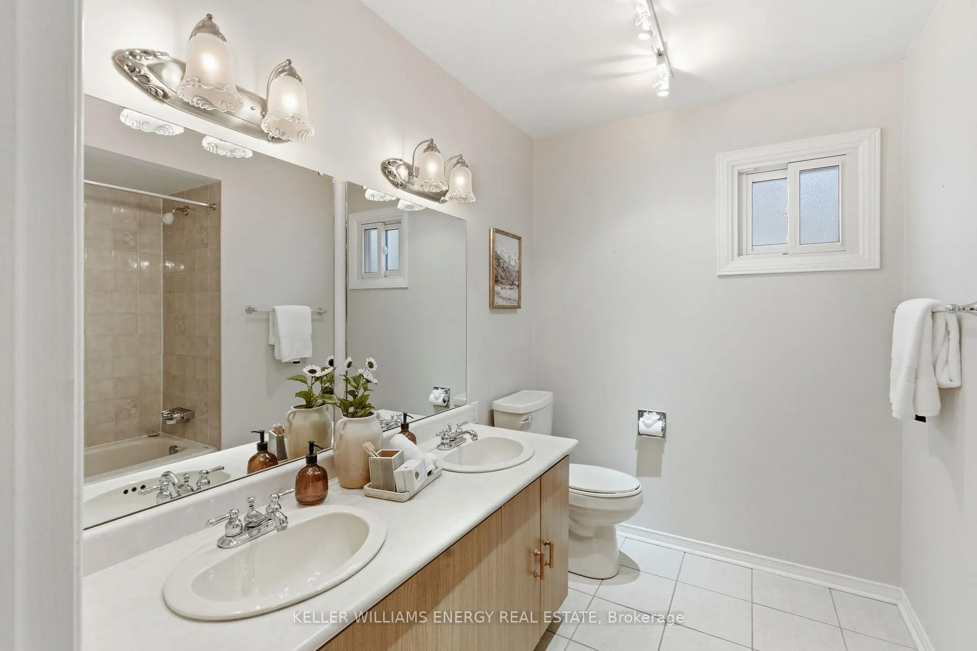 Photo 24 of 733 Aspen Road, Pickering, Amberlea — HOMEH