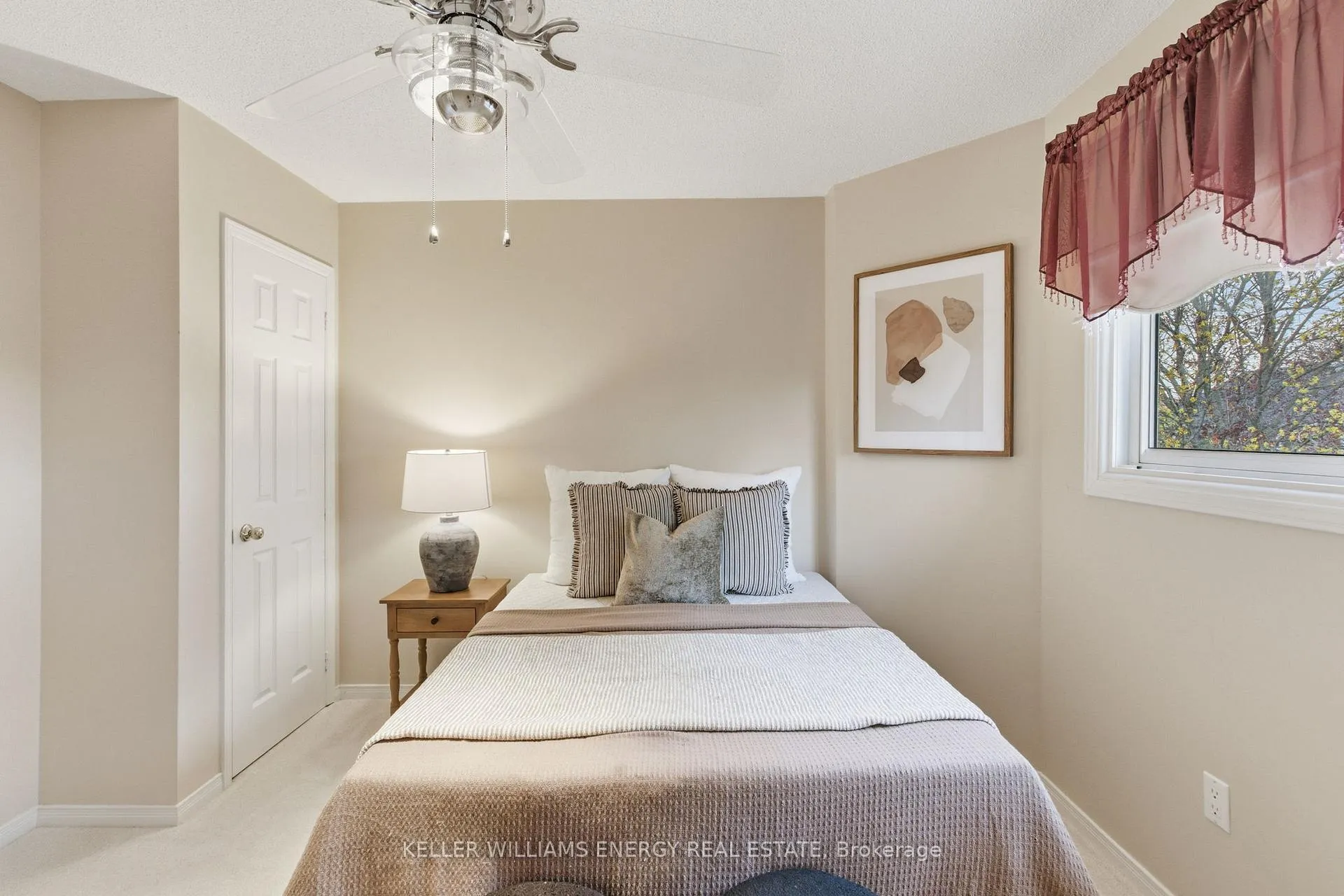 Photo 27 of 733 Aspen Road, Pickering, Amberlea — HOMEH