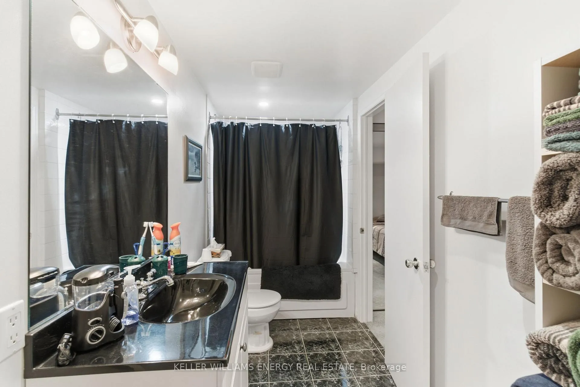 Photo 31 of 733 Aspen Road, Pickering, Amberlea — HOMEH
