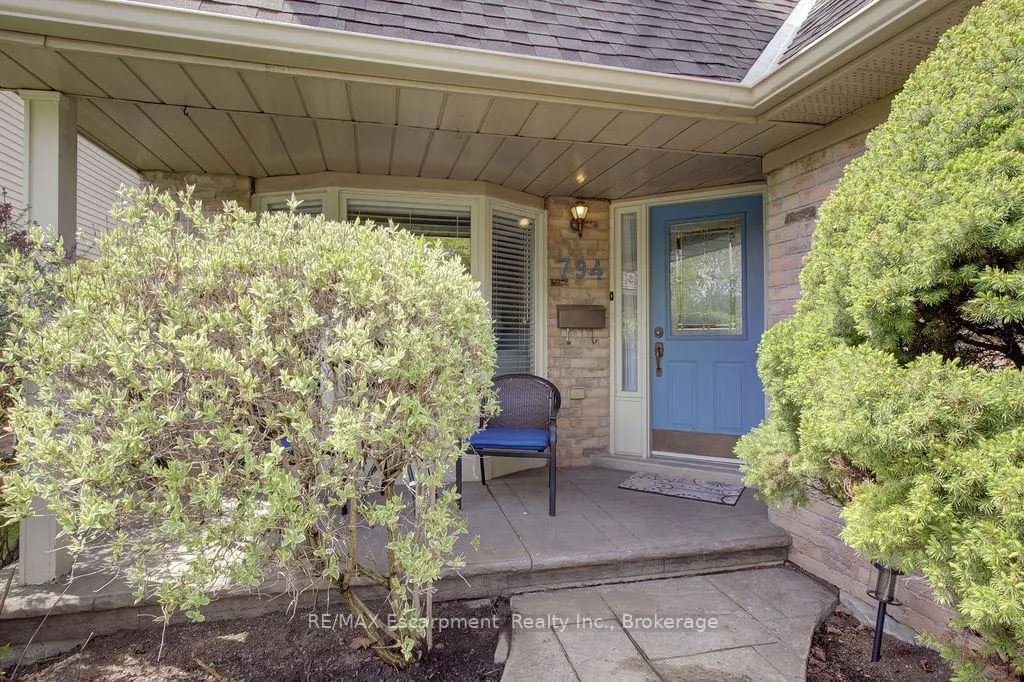Photo 3 of 794 Hawkins Crescent, Burlington, Brant — HOMEH