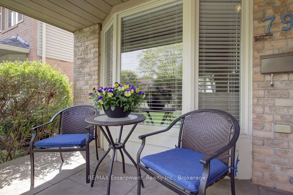 Photo 4 of 794 Hawkins Crescent, Burlington, Brant — HOMEH