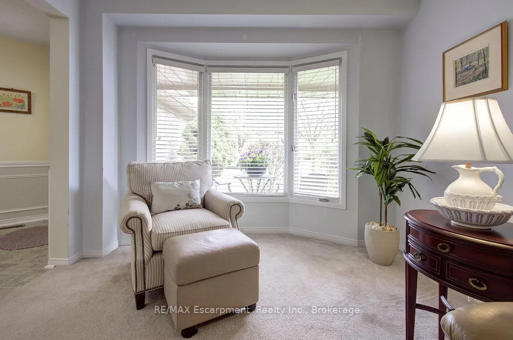 Photo 8 of 794 Hawkins Crescent, Burlington, Brant — HOMEH