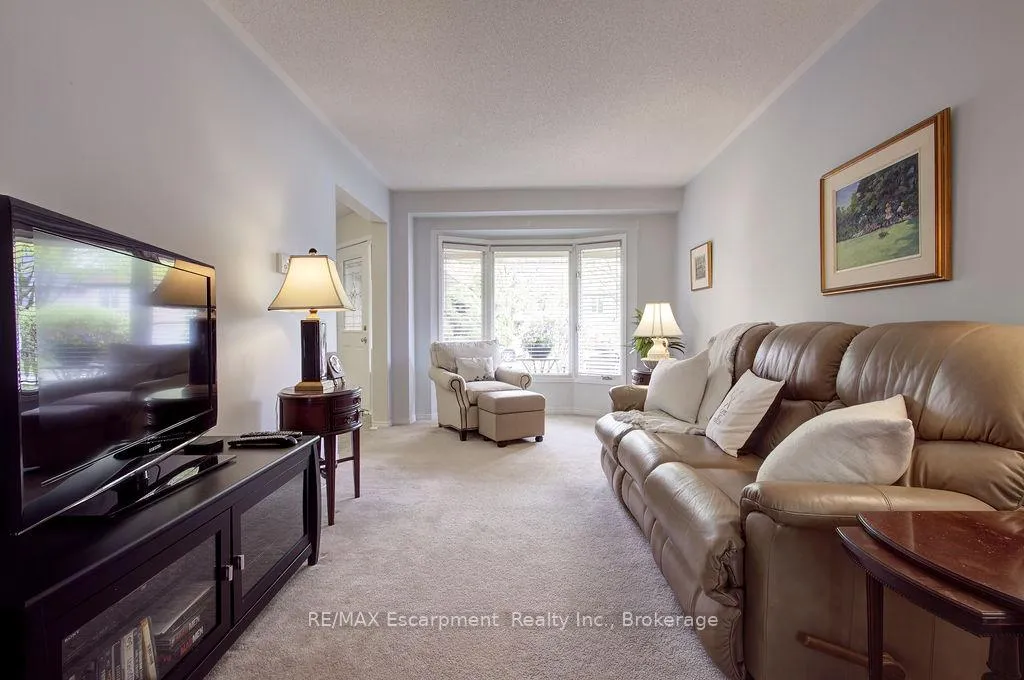 Photo 9 of 794 Hawkins Crescent, Burlington, Brant — HOMEH